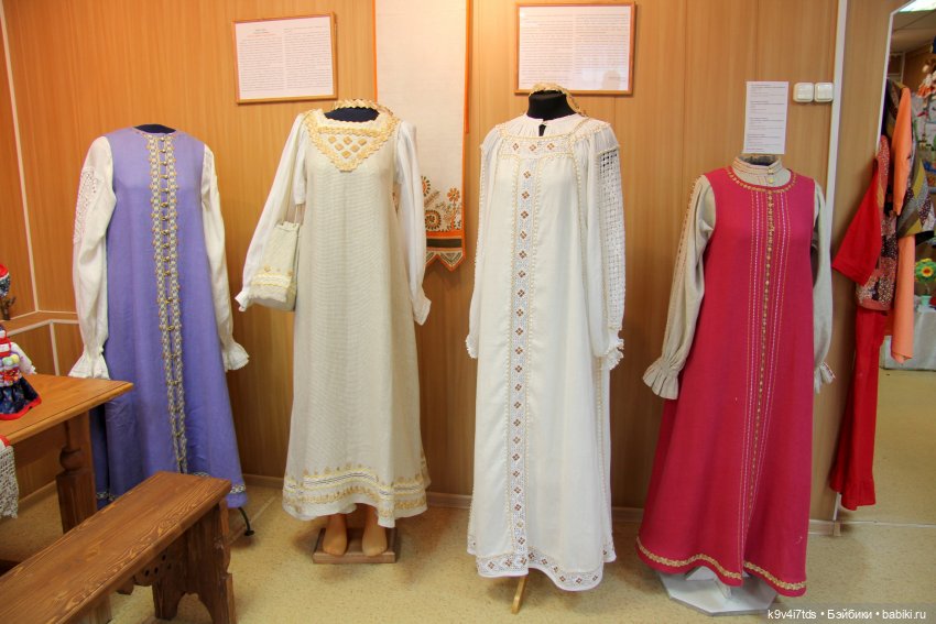 Платье красно, за реку видно