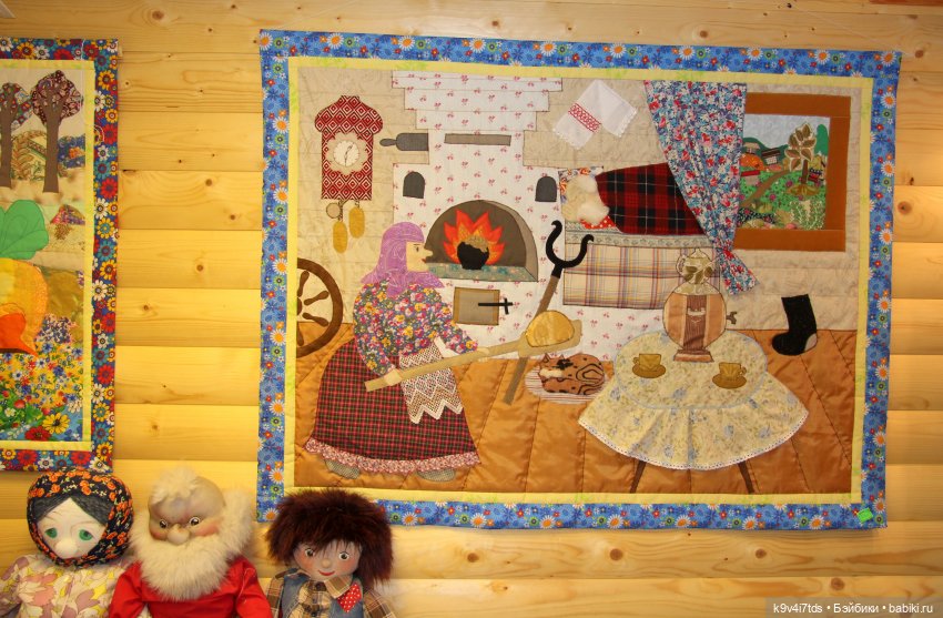 Платье красно, за реку видно