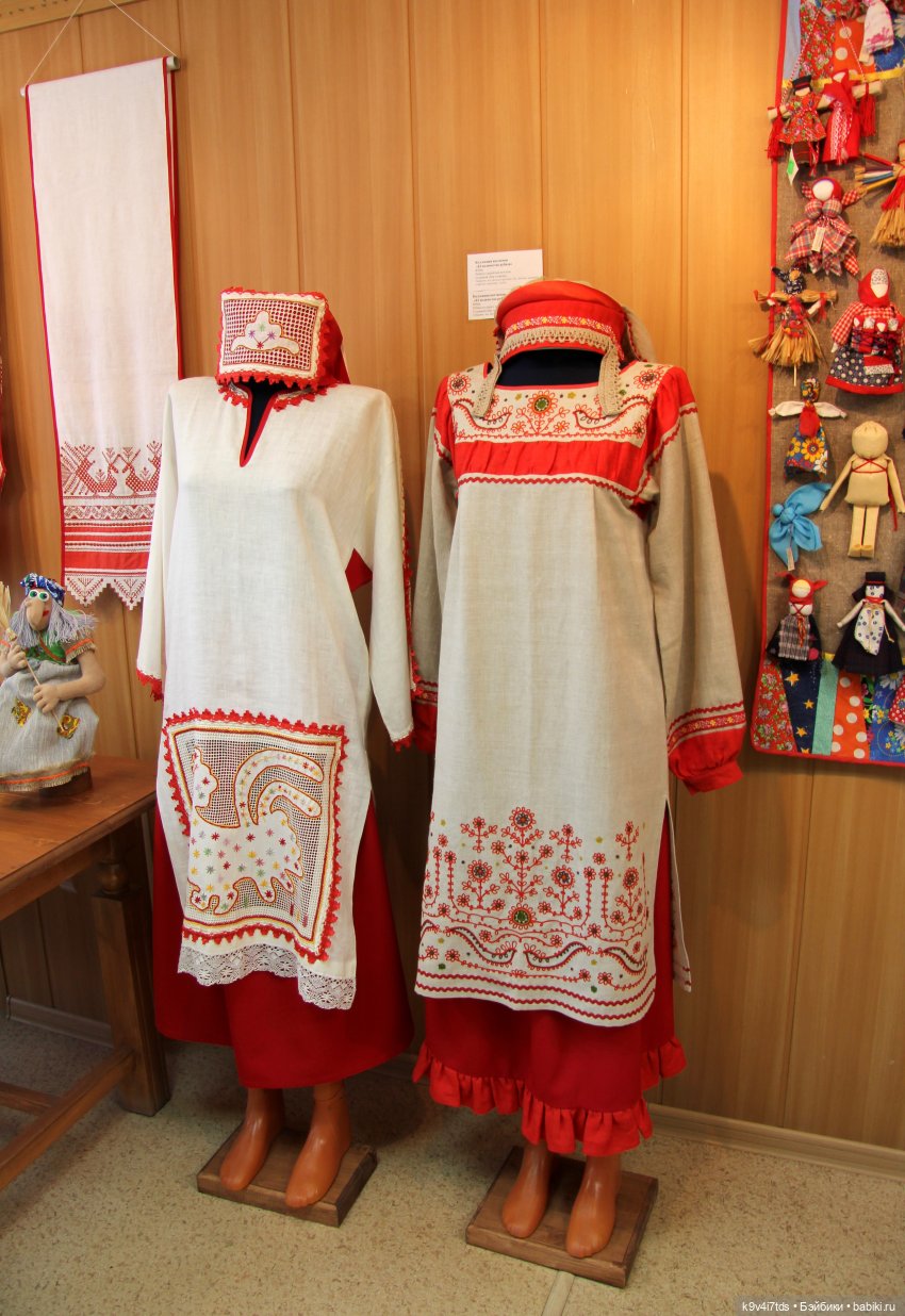 Платье красно, за реку видно