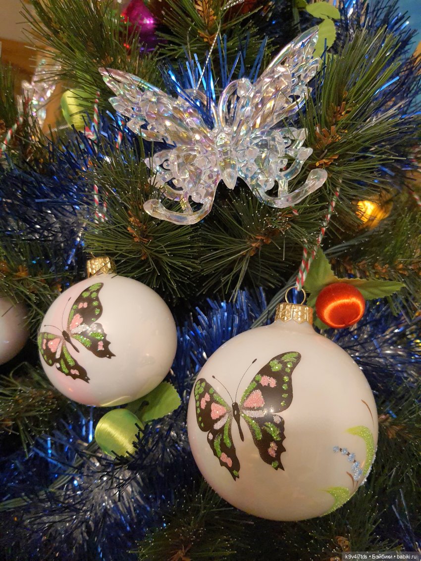 Алиса, её подружки и новогодние игрушки. Bru от Colleen Fillips