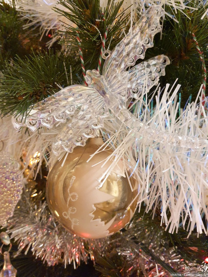 Алиса, её подружки и новогодние игрушки. Bru от Colleen Fillips