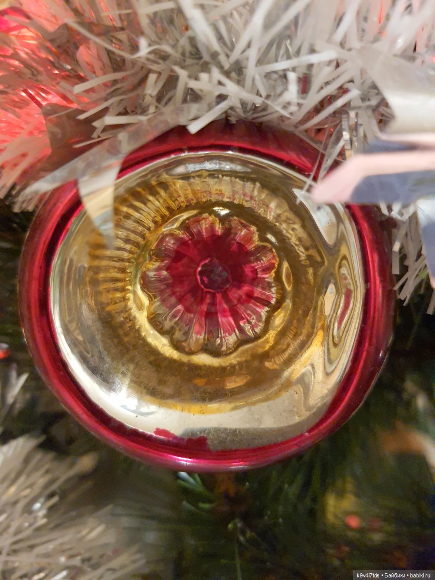 Алиса, её подружки и новогодние игрушки. Bru от Colleen Fillips