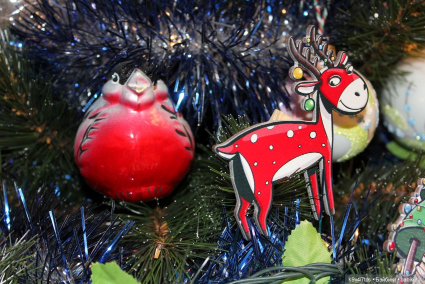 Алиса, её подружки и новогодние игрушки. Bru от Colleen Fillips