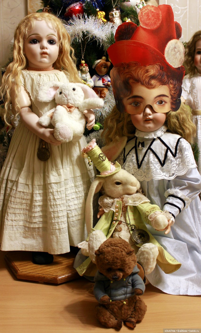 Алиса, её подружки и новогодние игрушки. Bru от Colleen Fillips