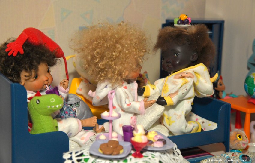 Пижамная вечеринка или "Одни дома"