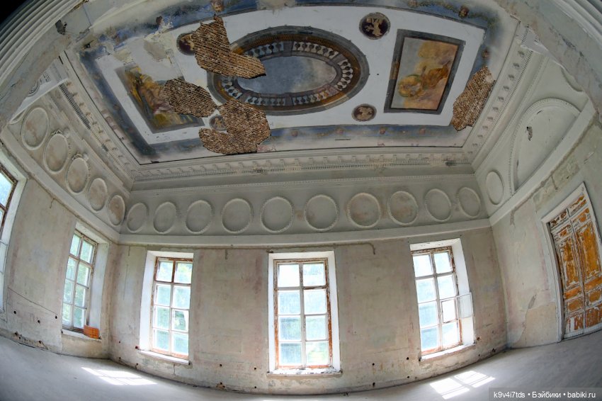 "Танцующий дом", Усадьба Знаменское-Раёк (Тверская область)