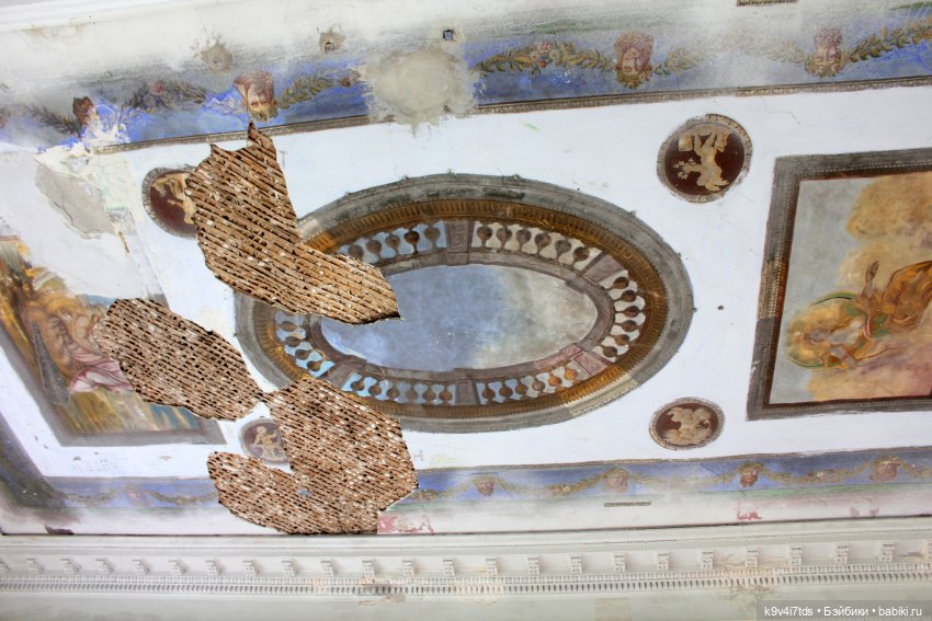 "Танцующий дом", Усадьба Знаменское-Раёк (Тверская область)