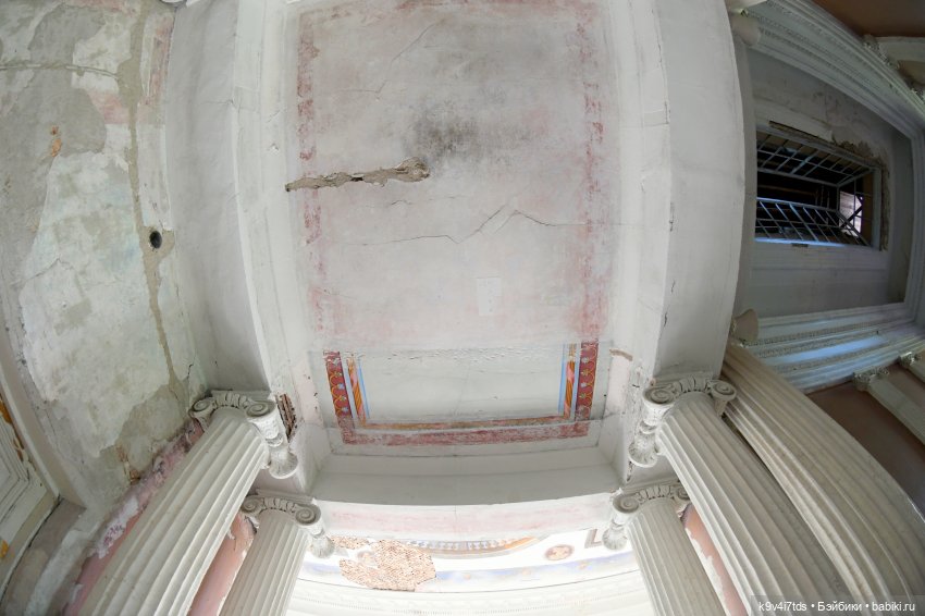 "Танцующий дом", Усадьба Знаменское-Раёк (Тверская область)