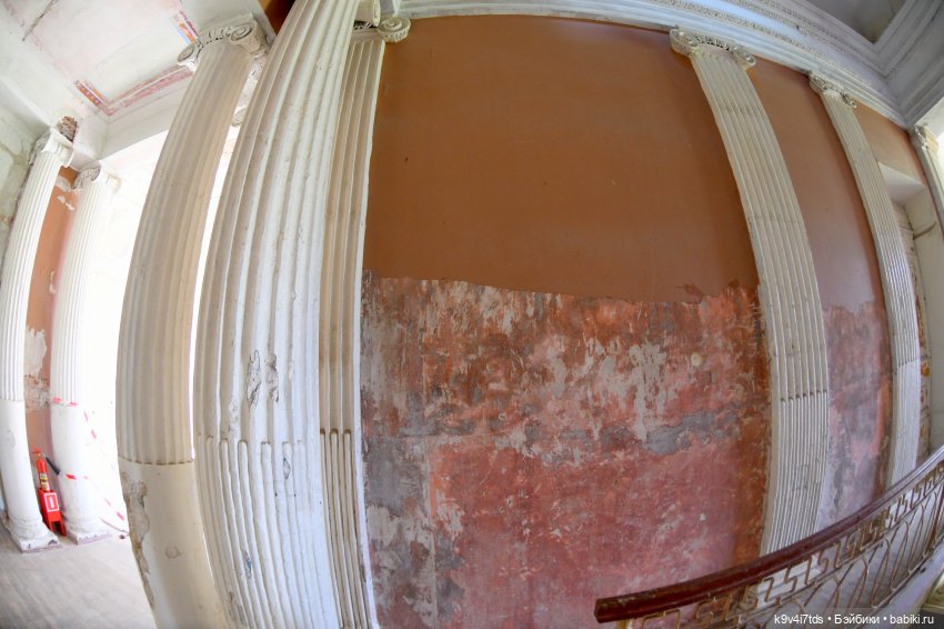 "Танцующий дом", Усадьба Знаменское-Раёк (Тверская область)