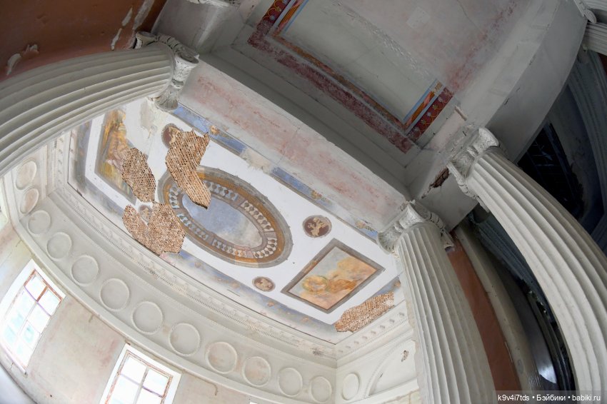 "Танцующий дом", Усадьба Знаменское-Раёк (Тверская область)