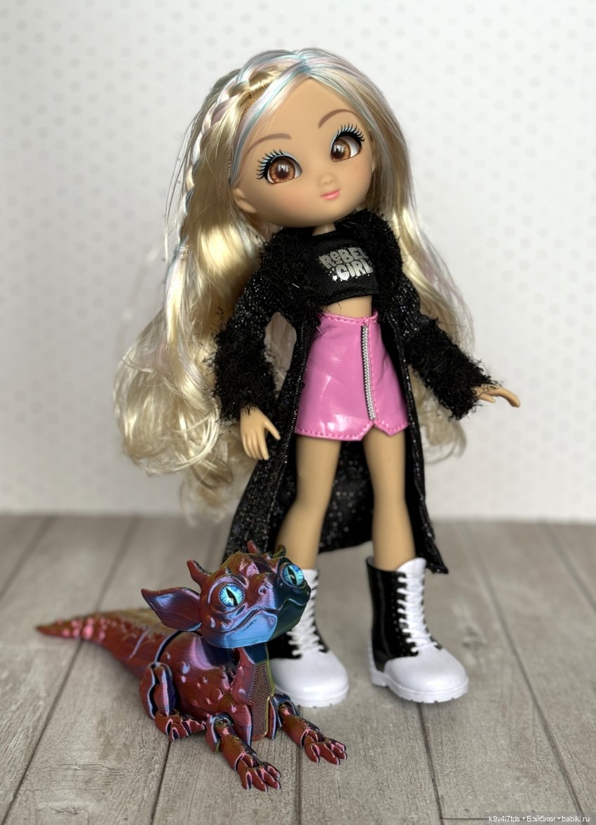 Ребекка, бренд "Unique Eyes"