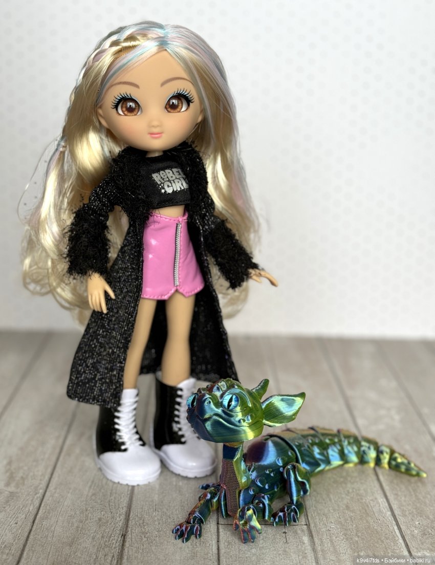 Ребекка, бренд "Unique Eyes"