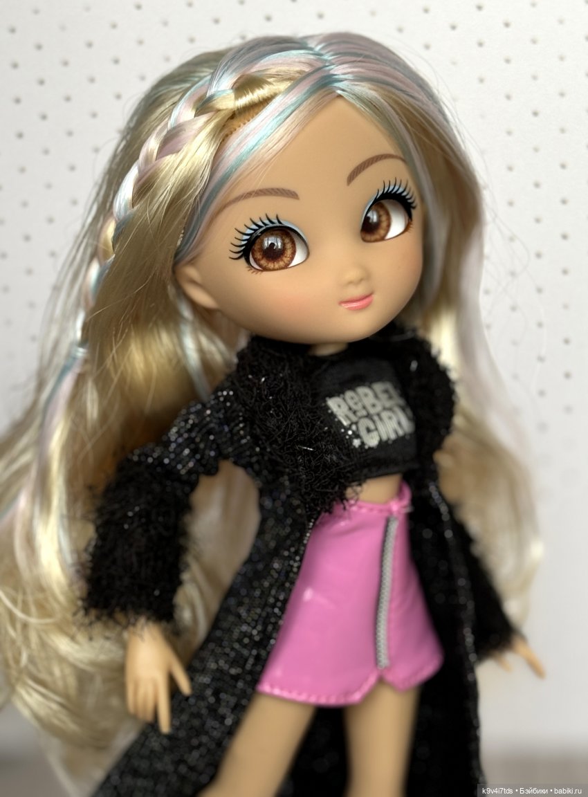 Ребекка, бренд "Unique Eyes"