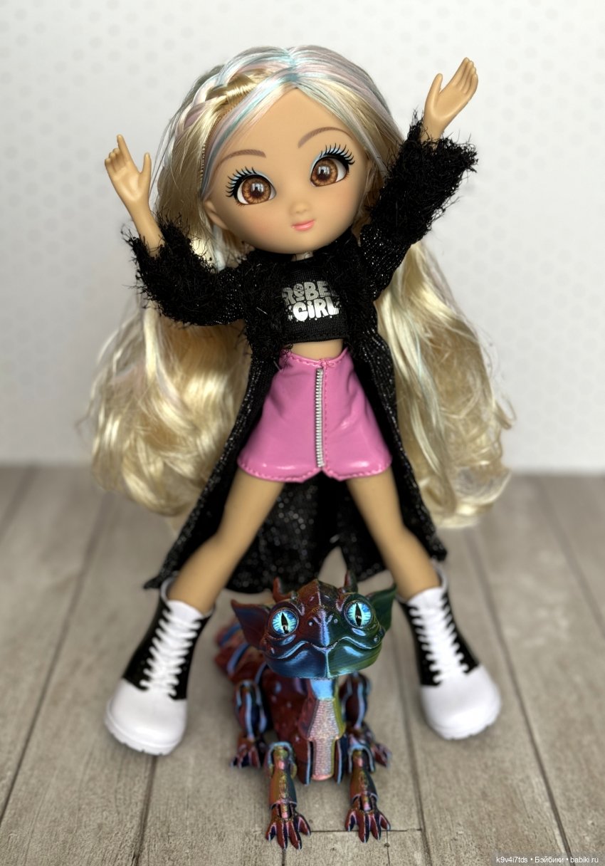 Ребекка, бренд "Unique Eyes"