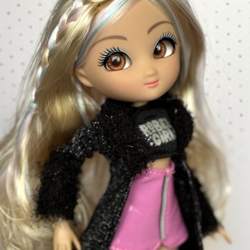 Ребекка, бренд "Unique Eyes"