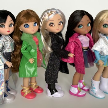 Люси и вся команда  "Unique Eyes" серии фэшн