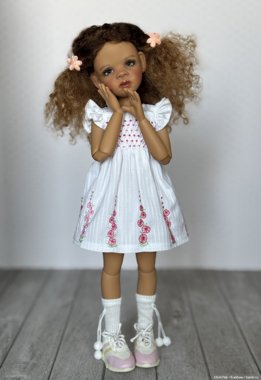 Платье с мальвами для Имани