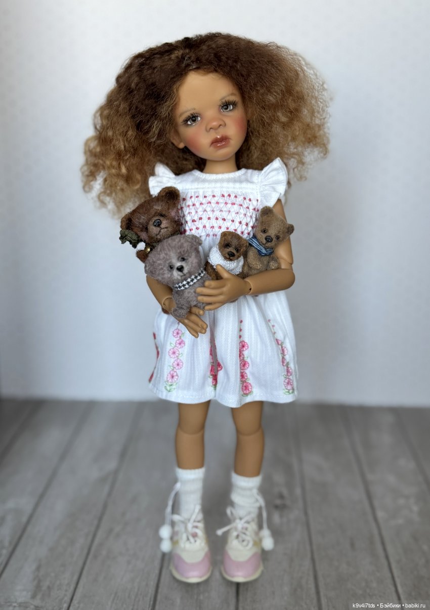 Платье с мальвами для Имани