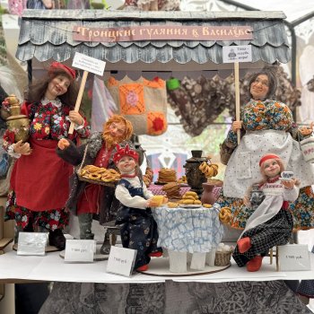 Карли на празднике "Троицких гуляний" в Усадьбе "Василёво"