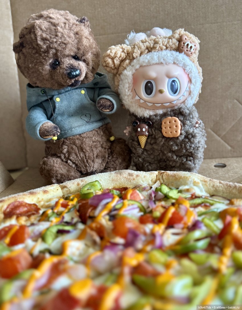 За пиццей — Игрушки Labubu (Лабубу) и The Monsters: Pop Mart (фото 7)