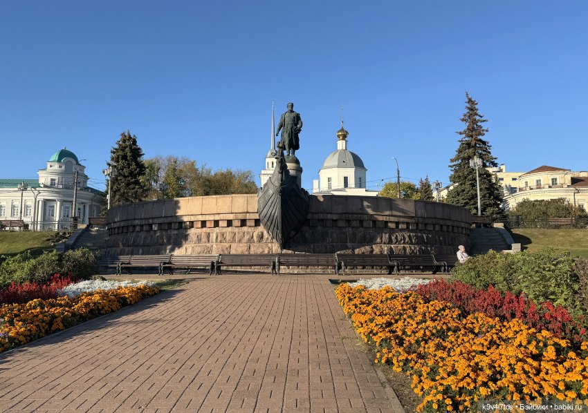 Из сентября в октябрь, Тверская прогулка, продолжение