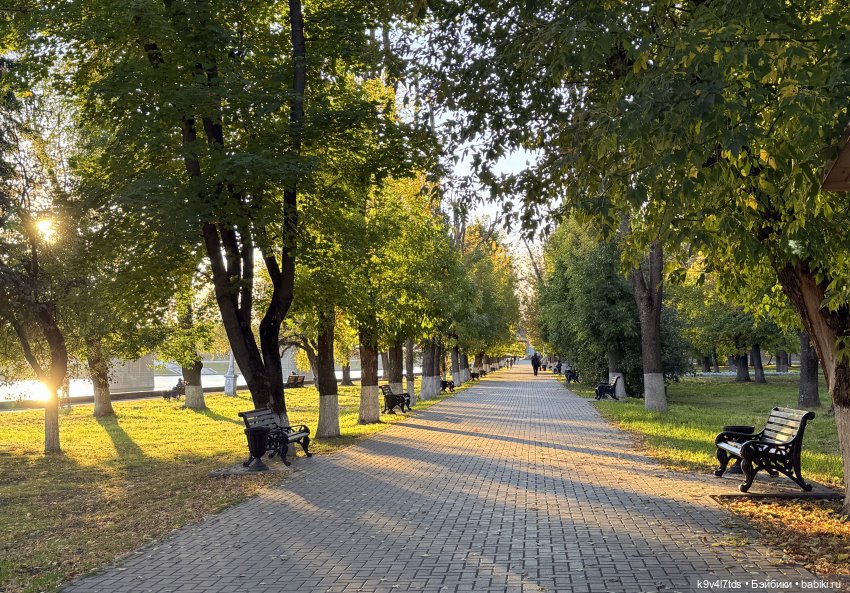 Из сентября в октябрь, Тверская прогулка, заключительная часть