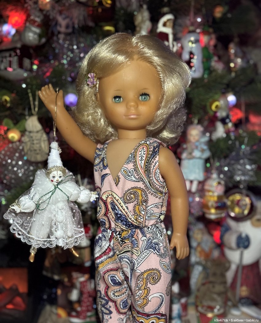 Брижит у новогодней ёлочки | Бэйбики Брижит у новогодней ёлочки (фото 2)