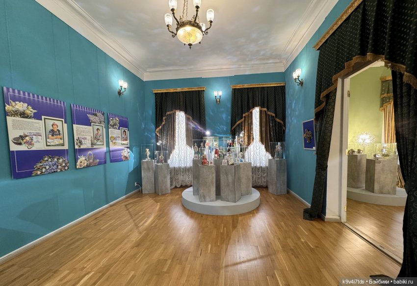 Выставка "Хрупкая красота", коллекция работ Натальи Лыжиной «Новоторжские щеголихи» (фото 3)