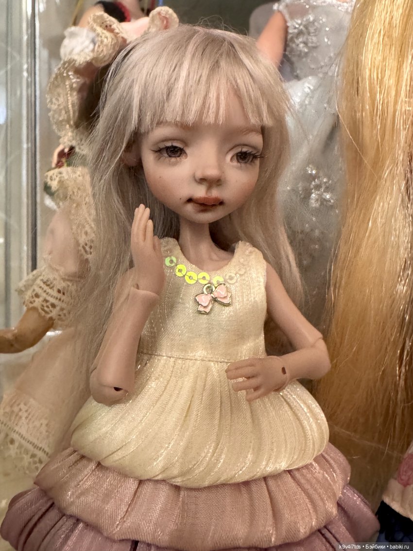 Подставка для Жу — Одежда и обувь для кукол BJD (БЖД): 1/3