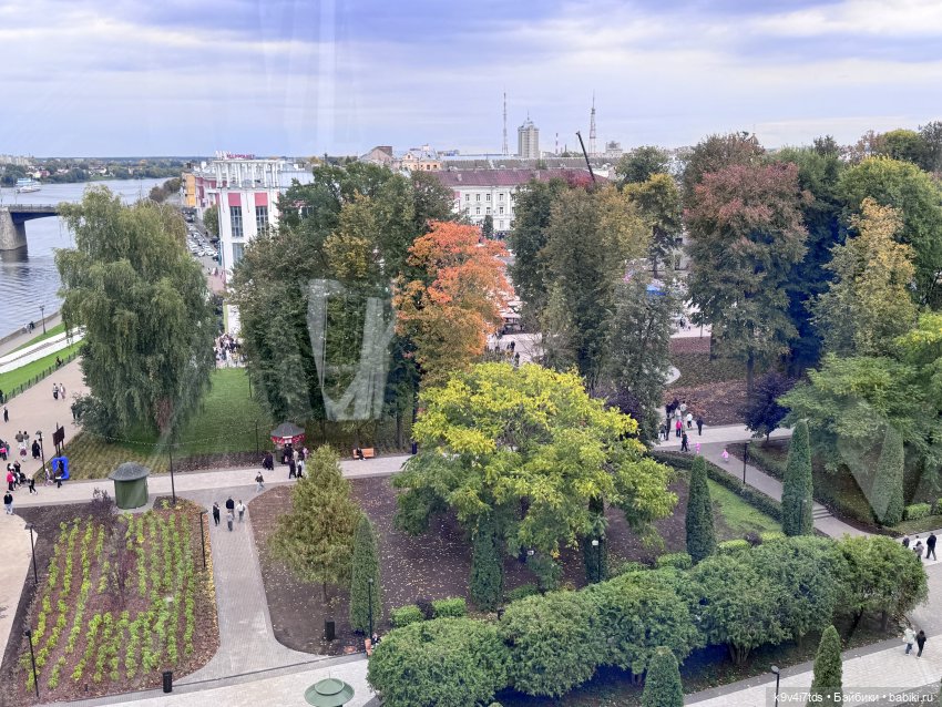 Прогулка Жу и Киры в ГорСаду