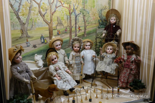 Работы Бранки Шарли (Branka Schärli) в Музее антикварных кукол в Париже