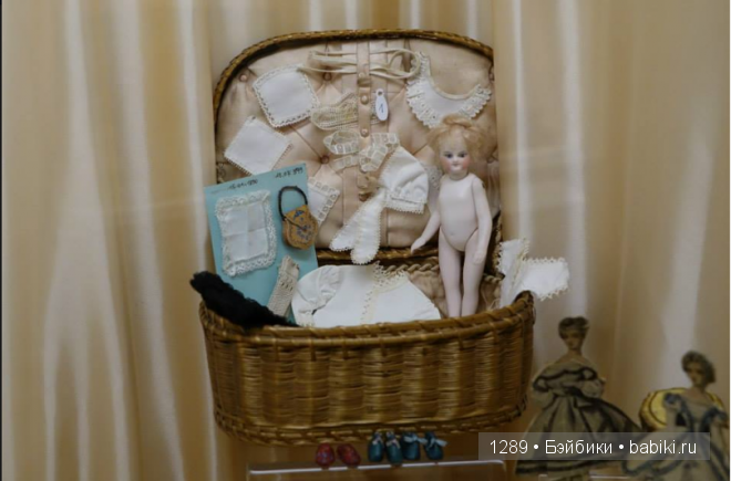 Работы Бранки Шарли (Branka Schärli) в Музее антикварных кукол в Париже