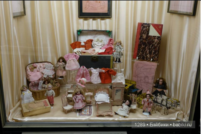 Работы Бранки Шарли (Branka Schärli) в Музее антикварных кукол в Париже