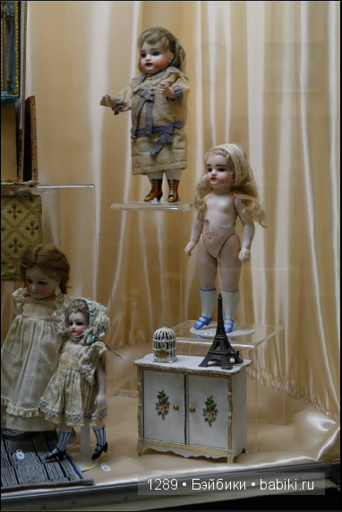 Работы Бранки Шарли (Branka Schärli) в Музее антикварных кукол в Париже