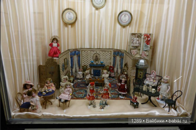 Работы Бранки Шарли (Branka Schärli) в Музее антикварных кукол в Париже