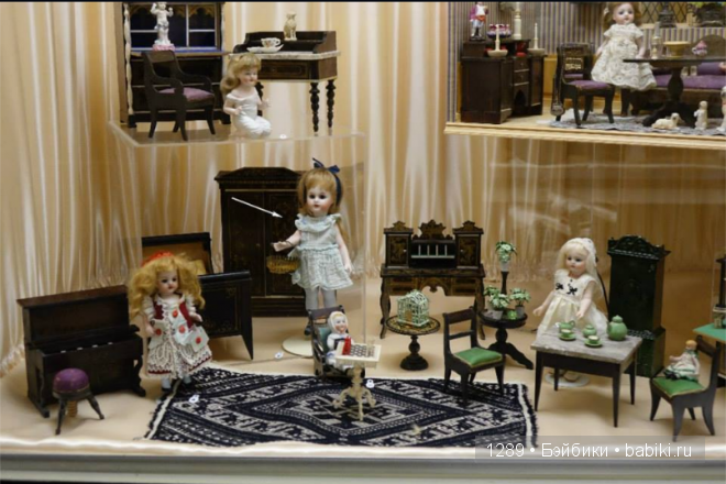 Работы Бранки Шарли (Branka Schärli) в Музее антикварных кукол в Париже