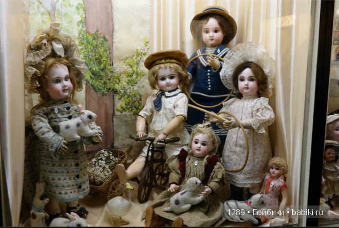 Работы Бранки Шарли (Branka Schärli) в Музее антикварных кукол в Париже