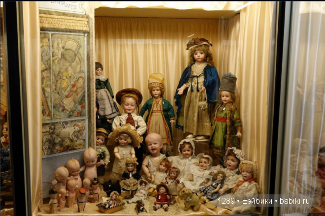 Работы Бранки Шарли (Branka Schärli) в Музее антикварных кукол в Париже