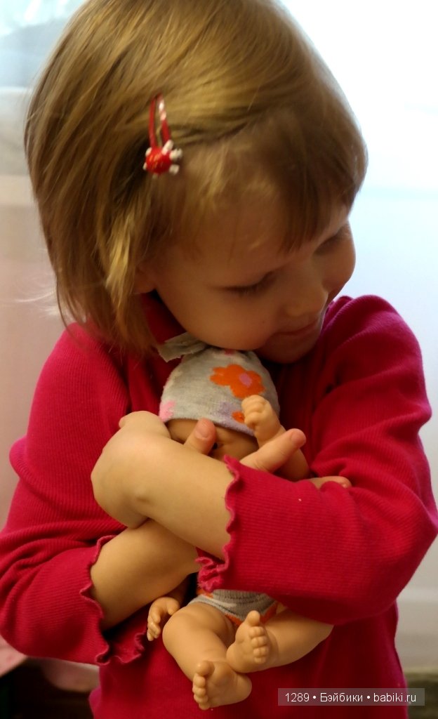 Первый наряд для Лялечки — Одежда и обувь для кукол своими руками: фото