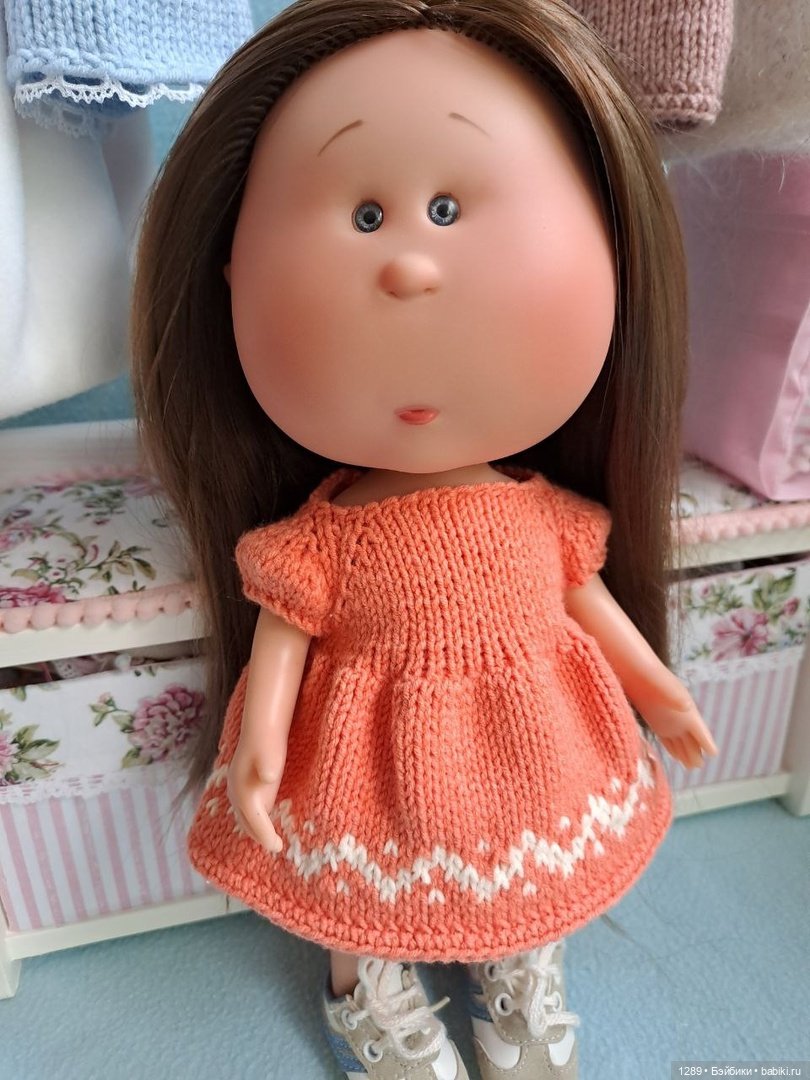 Вязаное платье для куклы Mia от Nines d’Onil (фото 8)
