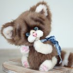 Голубоглазый котик-обормотик Мишка