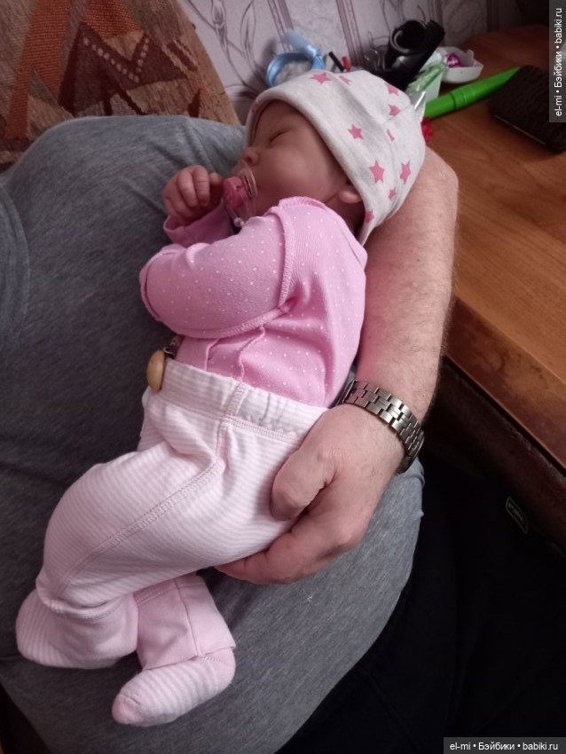 Добро пожаловать домой, дорогая Эмили! Куколка Ashton Drake от Linda Webb