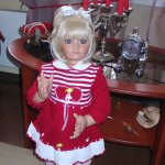 задумчивая блондинка от Susan Lippl