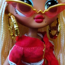 Занесло! Но это так здорово!  Swag Леди-DJ