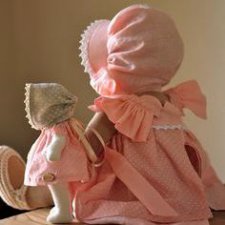 Куклы со своими куколками.