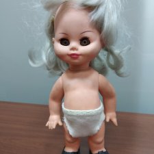 Разбираю старые залежи игрушек. Подскажите что за куклы