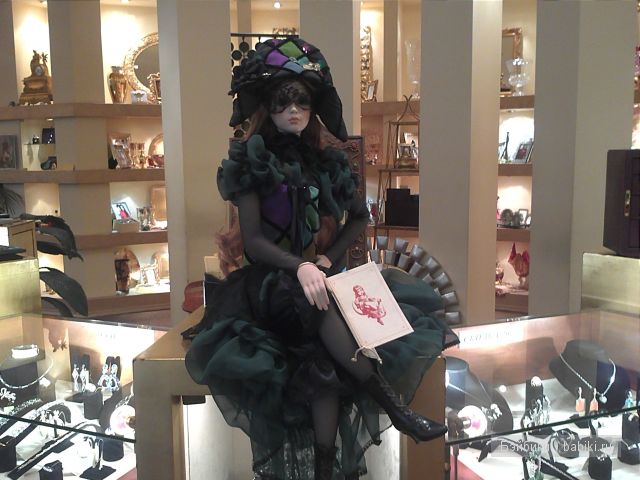 Фарфоровые куклы в Сити-Молл