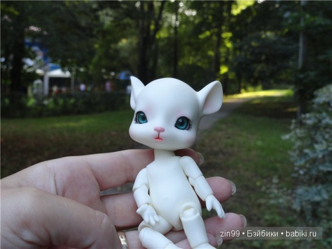 Прогулка по парку Сокольники в Москве в компании с Мышонком