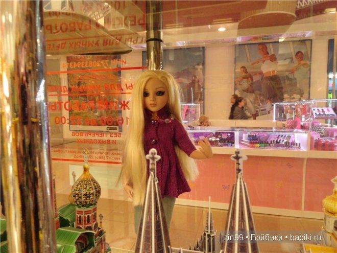 Удивительные сооружения мира вместе с куклой Тоннер (фото 10)