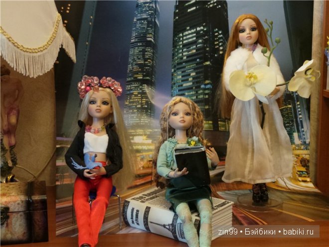 Amber Essential Tonner и Ellowyne Tonner dolls на прогулке, и дома